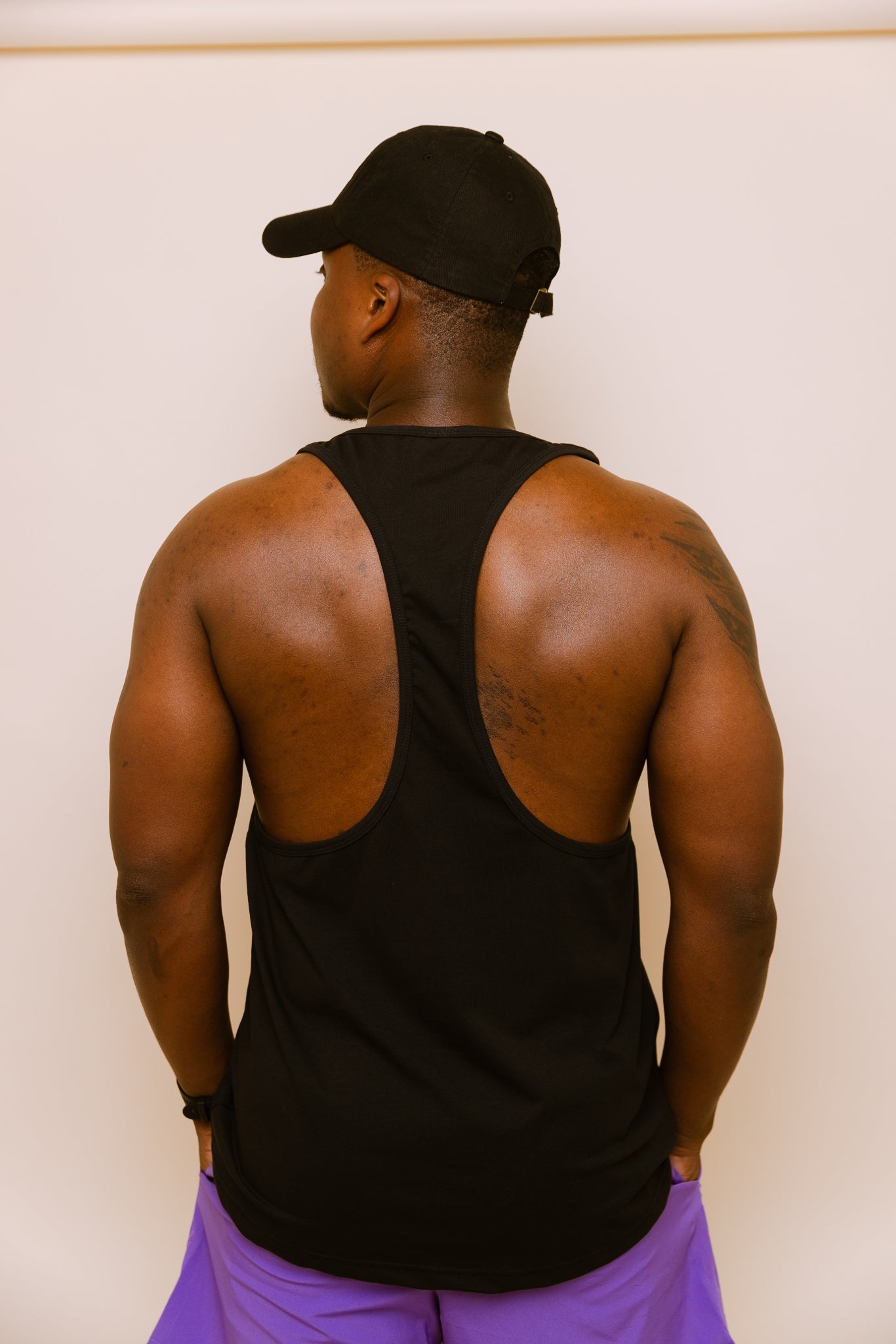 Valiant Stringer - Black