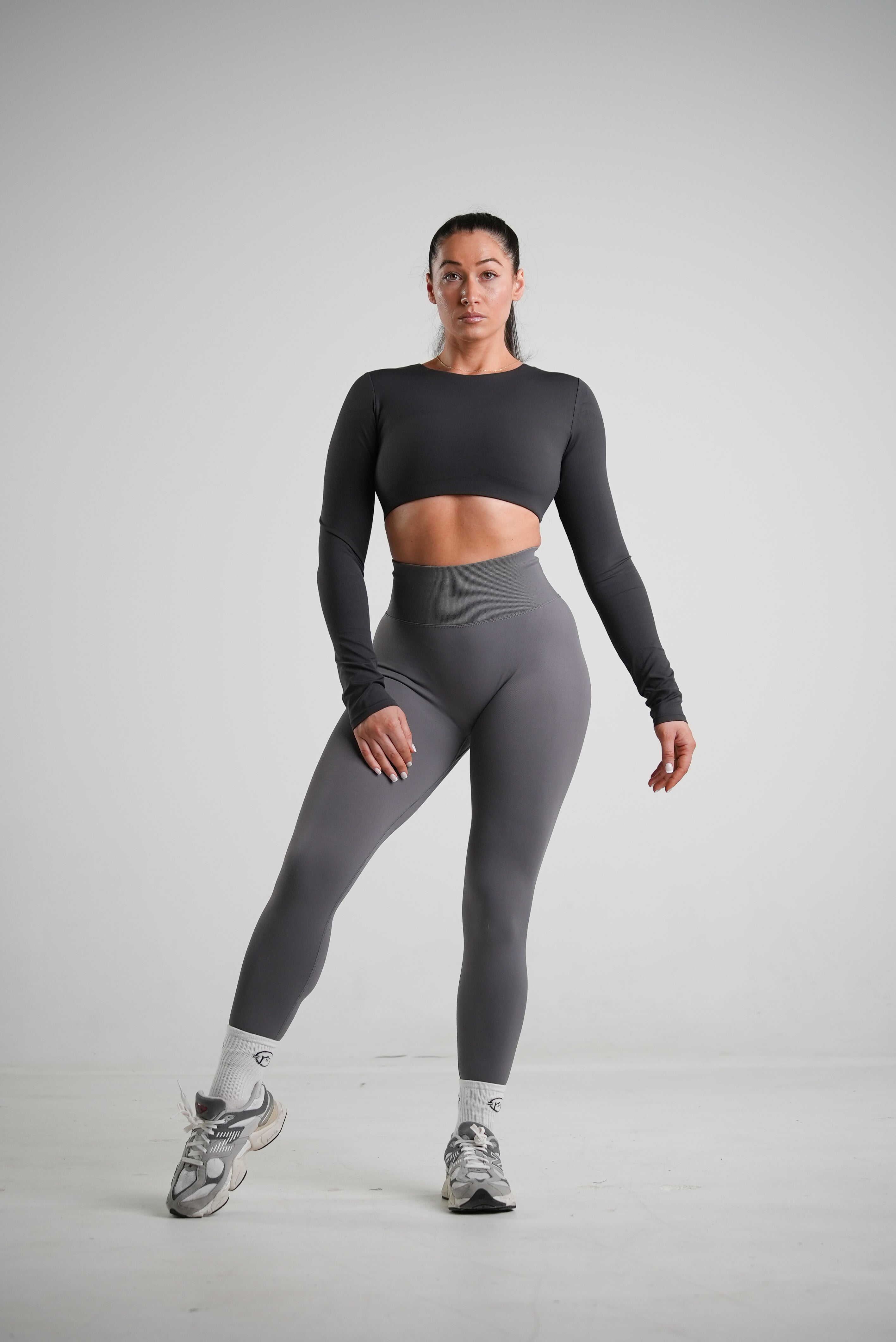 Tempo Long Sleeve Crop - Smoke
