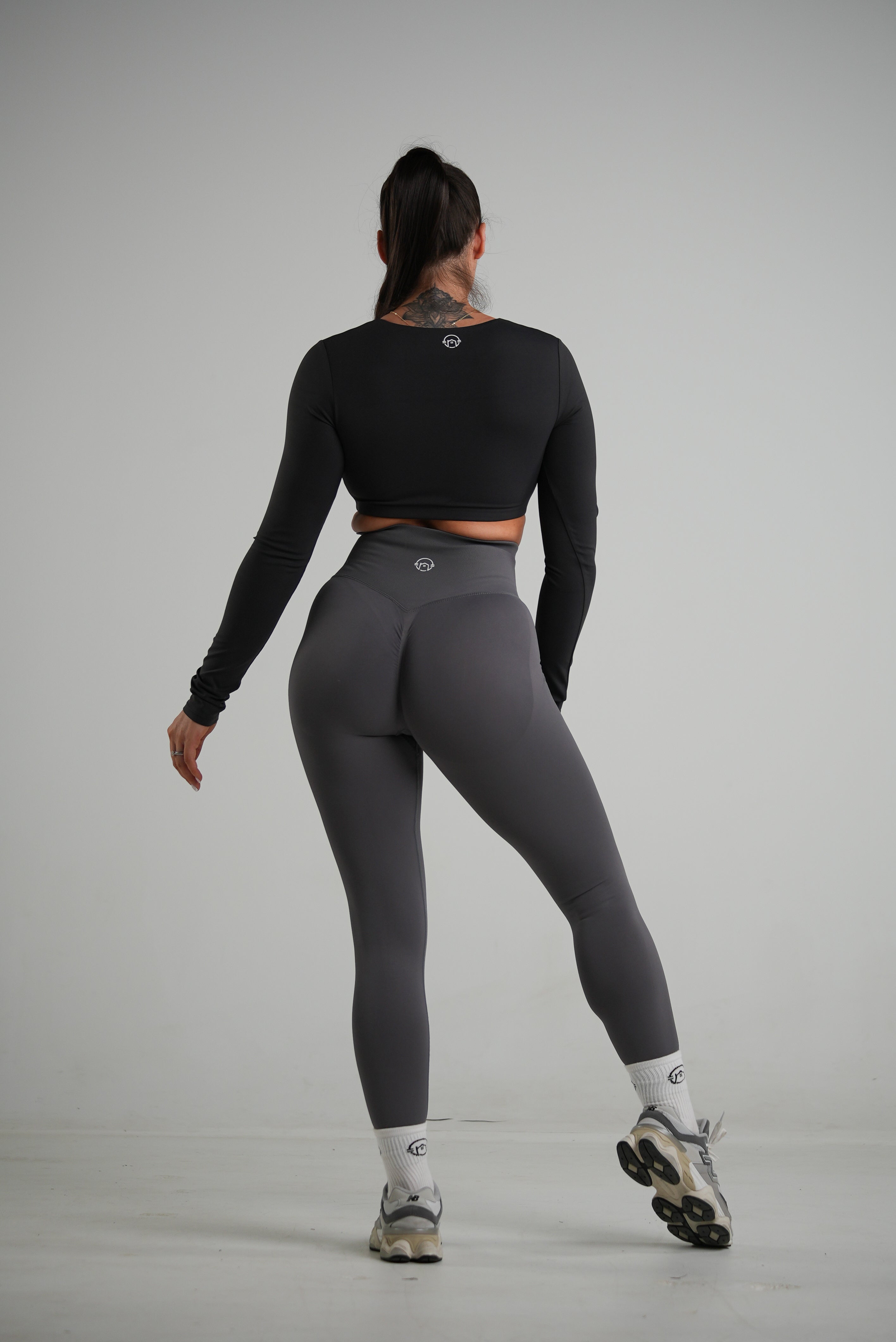 Tempo Long Sleeve Crop - Smoke
