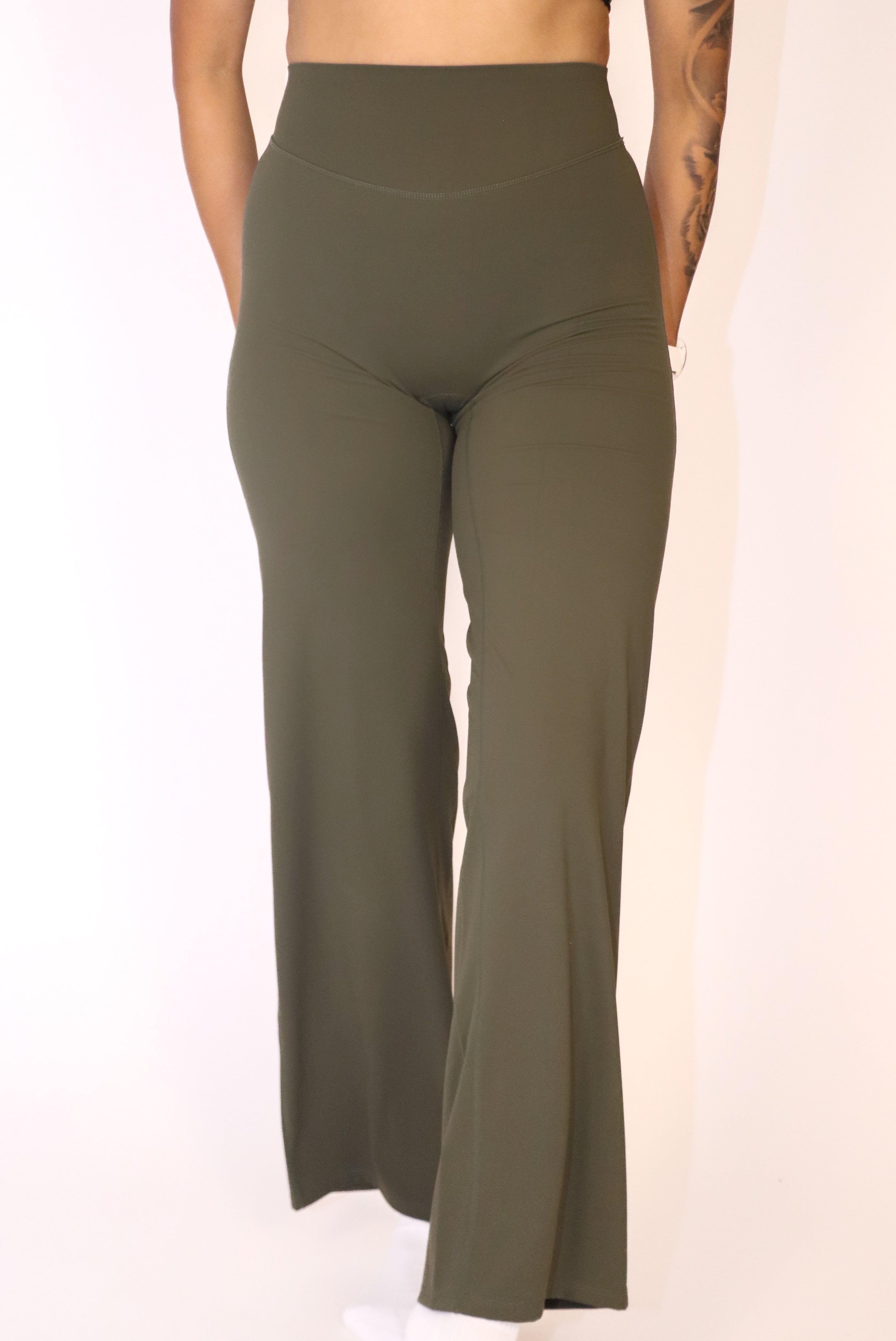 Align Straight-Leg Pants - Olive Grove